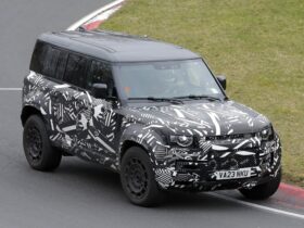 New Land Rover Defender OCTA spotted: twin-turbo V8 flagship out in the open